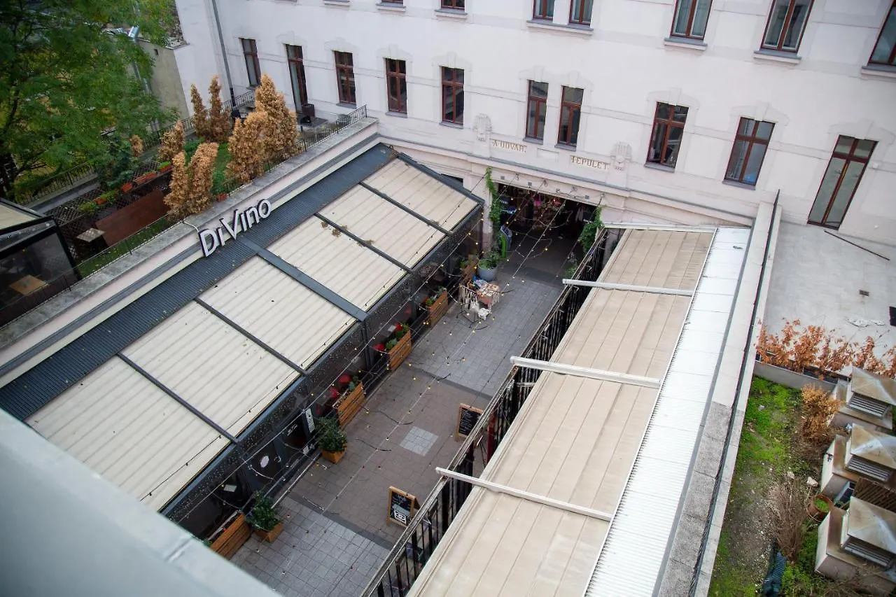 Downtown Cozy Home In The Gozsdu Garden Budapest Ungheria