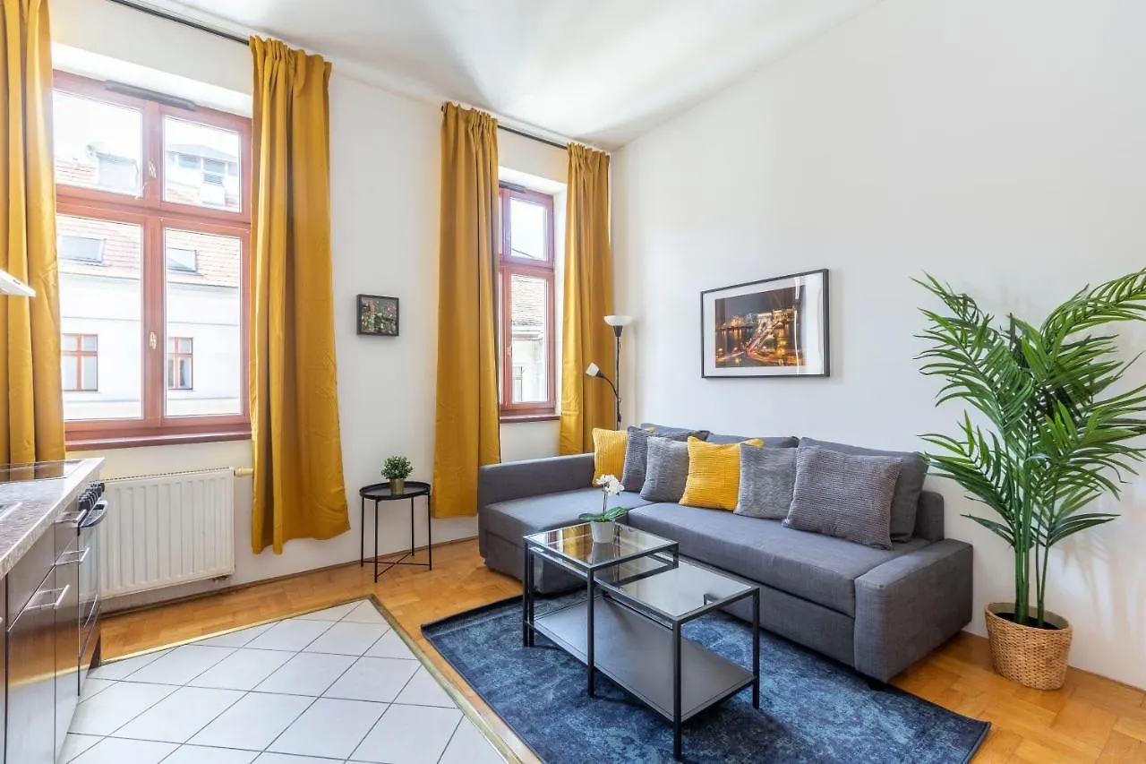 Downtown Cozy Home In The Gozsdu Garden contacte